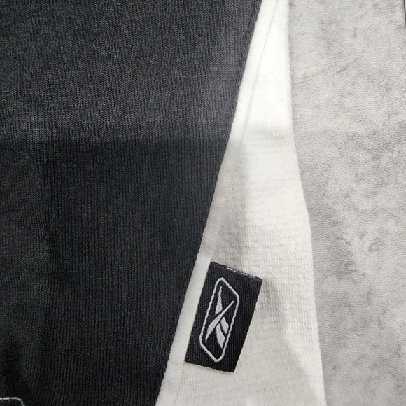 Reebok Tank Top Women's Sizes Medium Black And White - Picture 7 of 8